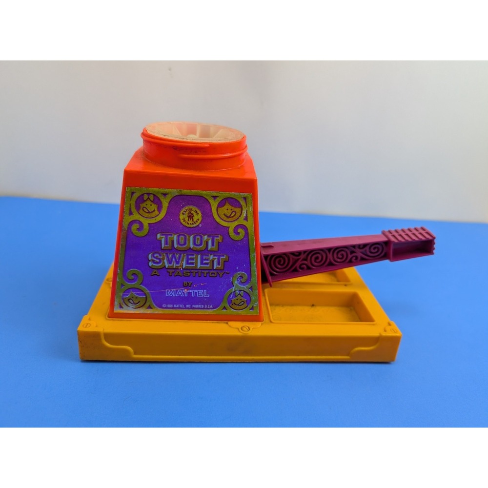 1968 Mattel TOOT SWEET Chitty Chitty Bang Bang Tootsie Roll Whistle Candy Toy